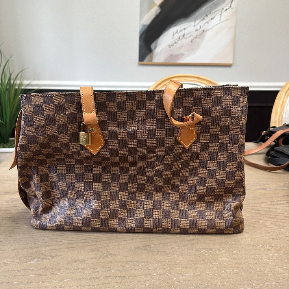AUTHENTIC Louis Vuitton